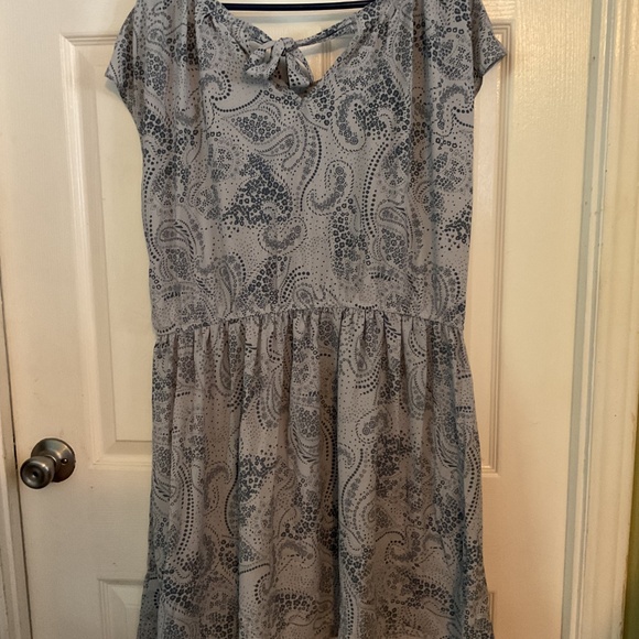 Lauren Conrad Grey and Navy Floral Paisley Mini Dress - Picture 3 of 5